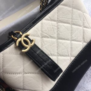 Chanel’s Gabrielle Small Hobo Bag White - Image 3