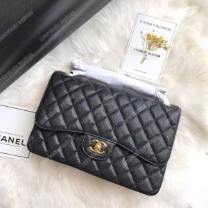 Chanel Classic Maxi Handbag Black Grained Calfskin Gold-Toned - Image 4