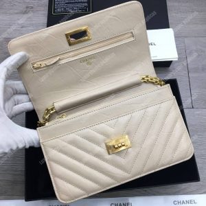 Chanel Reissue 2.55 Wallet On Chain – WOC Chevron Calfskin White Gold-Toned - Image 4