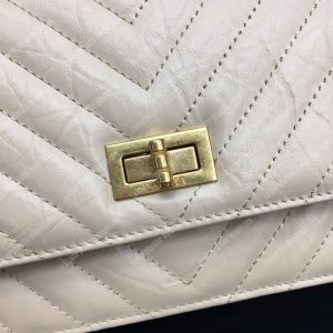 Chanel Reissue 2.55 Wallet On Chain – WOC Chevron Calfskin White Gold-Toned - Image 6