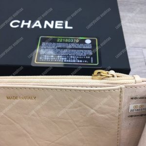 Chanel Reissue 2.55 Wallet On Chain – WOC Chevron Calfskin White Gold-Toned - Image 7