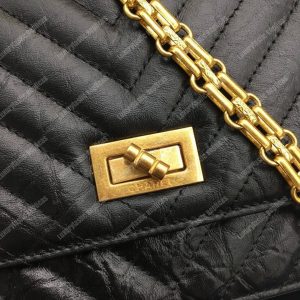 Chanel Reissue 2.55 Wallet On Chain – WOC Chevron Calfskin Black Gold-Toned - Image 4