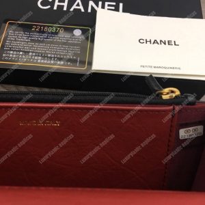 Chanel Reissue 2.55 Wallet On Chain – WOC Chevron Calfskin Black Gold-Toned - Image 7