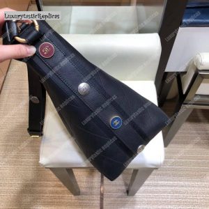 Chanel Hobo Handbag Black - Image 6