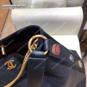 Chanel Hobo Handbag Black - Image 4