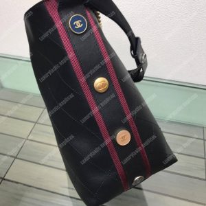 Chanel Hobo Handbag Black - Image 7