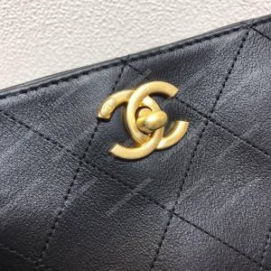 Chanel Hobo Handbag Black - Image 4