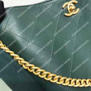 Chanel Hobo Handbag Green - Image 3