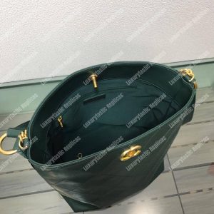 Chanel Hobo Handbag Green - Image 9