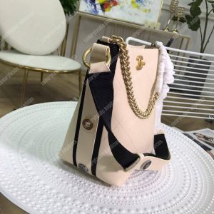 Chanel Hobo Handbag White - Image 4