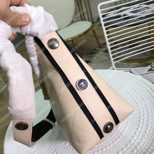 Chanel Hobo Handbag White - Image 7