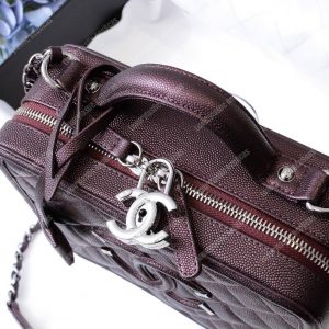Chanel Medium Vanity Case Burgundy - Image 4