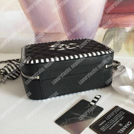Chanel Medium Vanity Case Black - Image 5