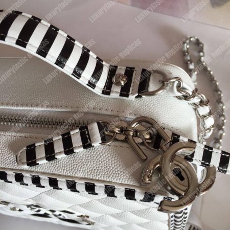 Chanel Medium Vanity Case White - Image 3