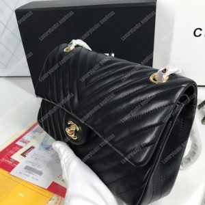 Chanel Classic Medium Handbag Black - Image 3