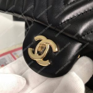 Chanel Classic Medium Handbag Black - Image 4