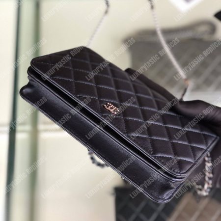 Chanel Pearl Wallet On Chain – WOC Classic Navy Blue Lambskin Gold-Toned - Image 5