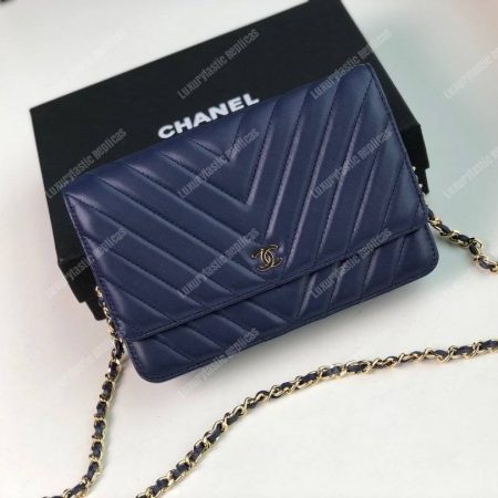 Chanel Wallet On Chain – WOC Chevron Lambskin Dark Blue Gold-Toned - Image 3