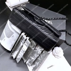Chanel Classic Medium Handbag Black - Image 6
