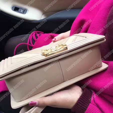 Chanel Medium Boy Flap Bag - Image 6