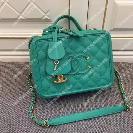 Chanel Medium Vanity Case Green - Image 3