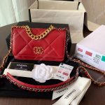 Chanel 19 Wallet on Chain Red