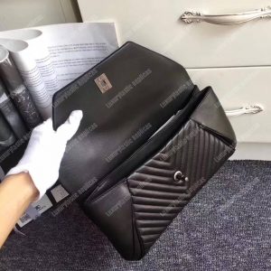 Chanel Reversed Clutch Black - Image 4