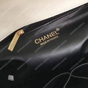 Chanel Flap Bag White - Image 4