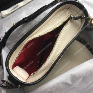 Chanel’s Gabrielle Small Hobo Bag White - Image 5