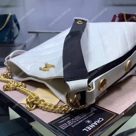 Chanel Hobo Handbag White - Image 3