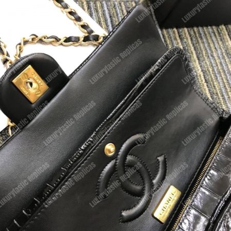 Chanel Classic Medium Handbag Black - Image 4