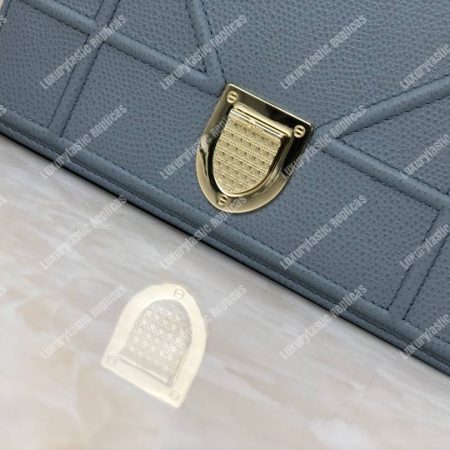 Diorama Calfskin Clutch Gris - Image 6