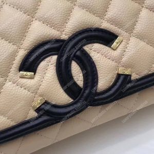 Chanel Flap Bag Beige - Image 6