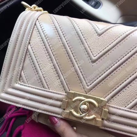 Chanel Medium Boy Flap Bag - Image 7