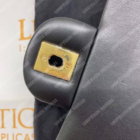 Chanel Classic Medium Handbag Black - Image 16