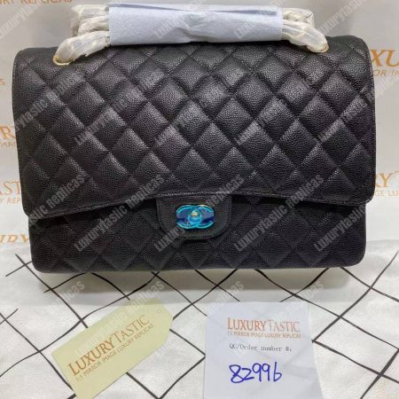 Chanel Classic Maxi Handbag Black Grained Calfskin Silver-Toned - Image 11