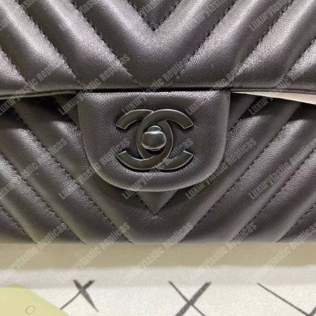 Chanel Classic Medium Handbag Black - Image 10