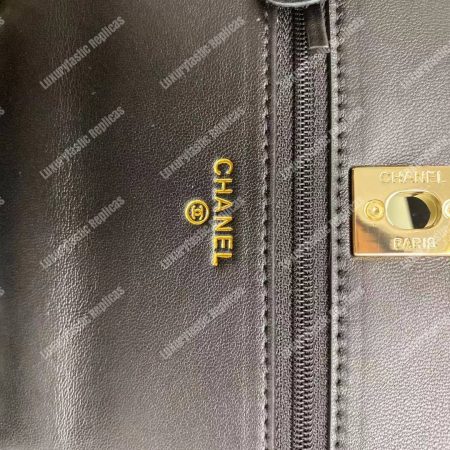 Chanel Wallet On Chain – WOC Chevron Lambskin Gold-Toned Metal Black - Image 18