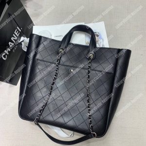Chanel Large Zipped Shopping Bag Black - Image 8