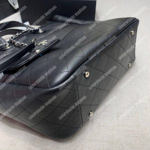 Chanel Large Zipped Shopping Bag Black - Image 3