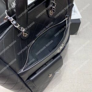Chanel Large Zipped Shopping Bag Black - Image 7
