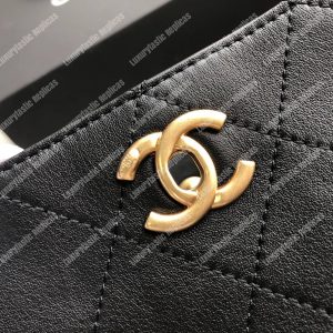 Chanel Hobo Handbag Black - Image 3
