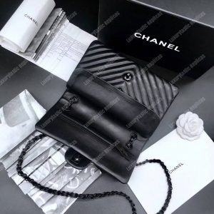 Chanel Classic Medium Handbag Black - Image 3