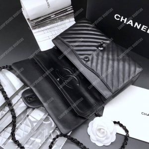 Chanel Classic Medium Handbag Black - Image 5
