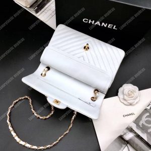 Chanel Classic Medium Handbag White - Image 4