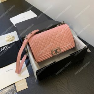 Chanel Boy Medium Caviar Leather Pink - Image 3