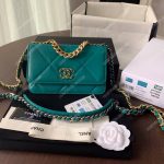 Chanel 19 Wallet on Chain Blue