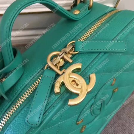 Chanel Medium Vanity Case Green - Image 5