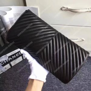 Chanel Reversed Clutch Black - Image 6