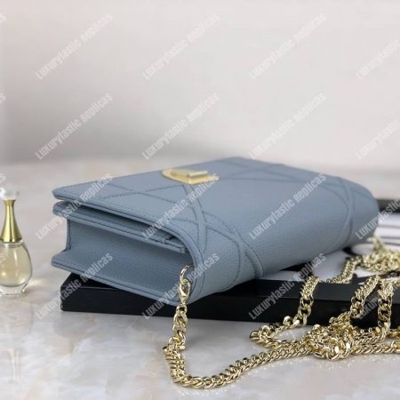 Diorama Calfskin Clutch Gris - Image 9